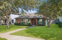 947 E Oakdale Road, Irving, TX 75060