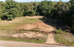 8825 STATE ROUTE 100 E, Jacks Creek, TN 38347