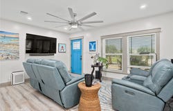 202 S 7th Street, Rockport, TX 78382