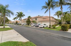 359 Dover Pl, NAPLES, FL 34104
