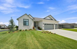 2602 N Emerald Ct, Andover, KS 67002