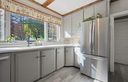 4 Cherry St, Greenfield, MA 01301