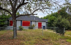 914 Porter & 901 W 5th, Taylor, TX 76574