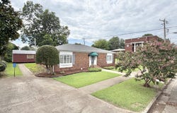 105 N Hickory Street, Aberdeen, MS 39730