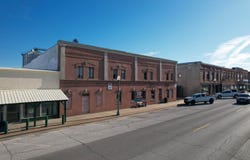 23 W Olive Street, Aurora, MO 65605