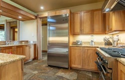 560 Obsidian Place, Mammoth Lakes, CA 93546