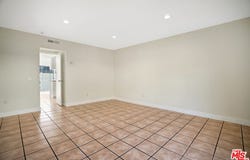 10065 De Soto Ave, Chatsworth, CA 91311