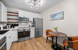 1712 Crest Point Drive, Arlington, TX 76012