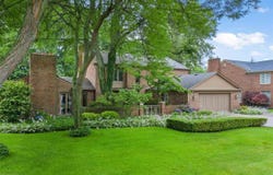 47 Fordcroft Road, Grosse Pointe Shores, MI 48236