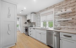 10 Johnston Way, Bluffton, SC 29910