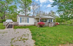 1243 Franklin Loop, Clarkrange, TN 38553