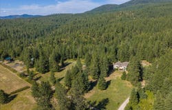 15519 E Tallman Rd, Chattaroy, WA 99003