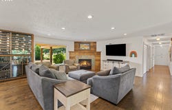 1060 S PARK St, Carlton, OR 97111