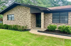 911 Crestview Dr S, Atlanta, TX 75551