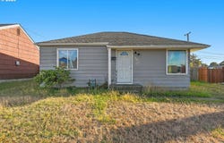 941 PACIFIC Ave, CoosBay, OR 97420