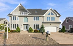 806 Spar Drive, Forked River, NJ 08731