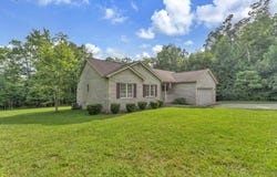 1427 Maxwell Hill Rd, BECKLEY, WV 25801