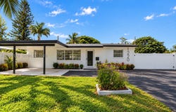 1220 NE 8th St, Pompano Beach, FL 33060
