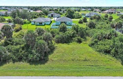 148 Spring Dr, FL 33947