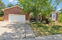 2112 N SUNSET Dr, Layton, UT 84040