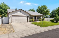 669 Karic Way, Eagle Point, OR 97524