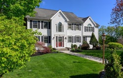 49 Fieldstone Dr, Gardner, MA 01440