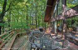 24 Wood Street, Lake Harmony, PA 18624