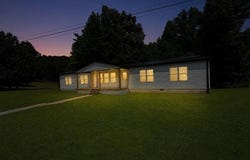 1035 Star Point Rd, Jamestown, TN 38556