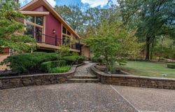 3707 Old Oaks LN, Fort Smith, AR 72903