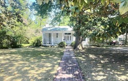 348 N ROWLETT St, Collierville, TN 38017
