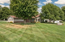 1602 Ridge Drive, Mound City, MO 64470