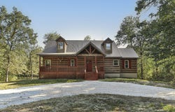 1556 E 464th Road, Bolivar, MO 65613