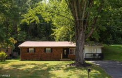 828 Parkway Boulevard, Elizabethton, TN 37643