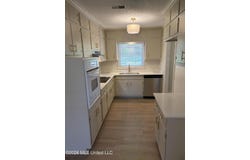 690 Cox Avenue, Holly Springs, MS 38635