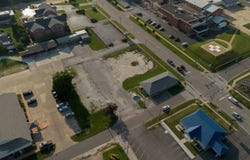 E Washington St, Pittsfield, IL 62363