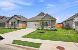 149 Ayres Horn, Cedar Creek, TX 78612