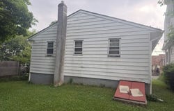 1015 Oak St, Roselle Boro, NJ 07203-2052