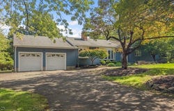 25 Starview Dr, Hillsborough Twp., NJ 08844-2526