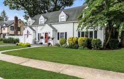 128 Stuart Street, Lynbrook, NY 11563