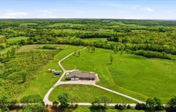 3870 S 75th Road, Dunnegan, MO 65640