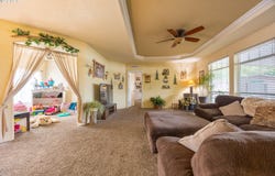 550 S STATE St, Sutherlin, OR 97479