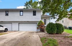 2512 Lowman Drive, Bloomington, IL 61704