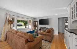 937 Robinhood Lane, La Grange Park, IL 60526