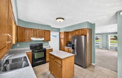 18 BEVERLEY ST, VERONA, VA 24482