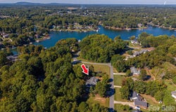 2545 Les Lane, Denver, NC 28037