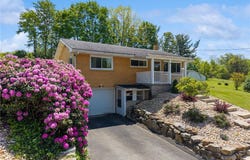 41 Mark Dr, Delmont, PA 15626