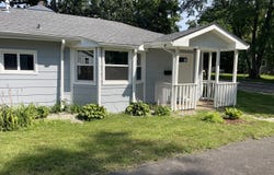 418 Midway Drive, Mundelein, IL 60060