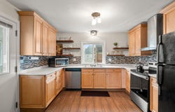 190 Pleasant St, Winthrop, MA 02152