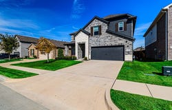 933 West Drive, Aubrey, TX 76227