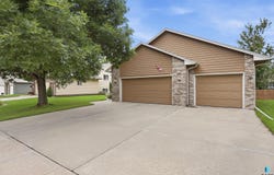 4308 E 38th St, Sioux Falls, SD 57103
